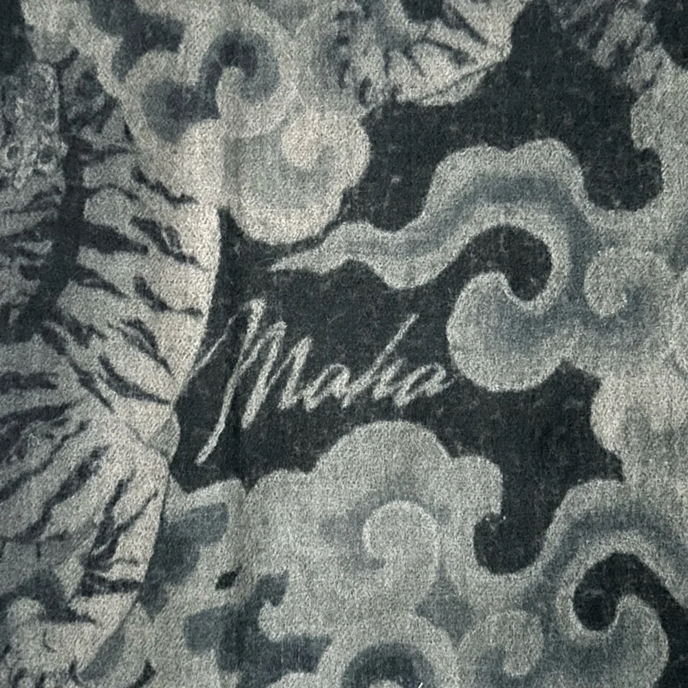Maharishi pashmina black great tiger cloud scarf - Picture 3 of 3